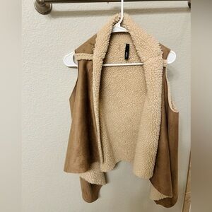 Elan Beige Sherpa Open Front Vest One Size Cozy Faux Suede Outerwear Like New